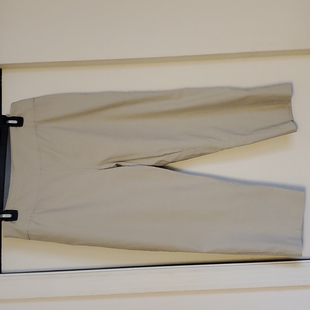 New Directions Stretch Cropped Khaki Pants